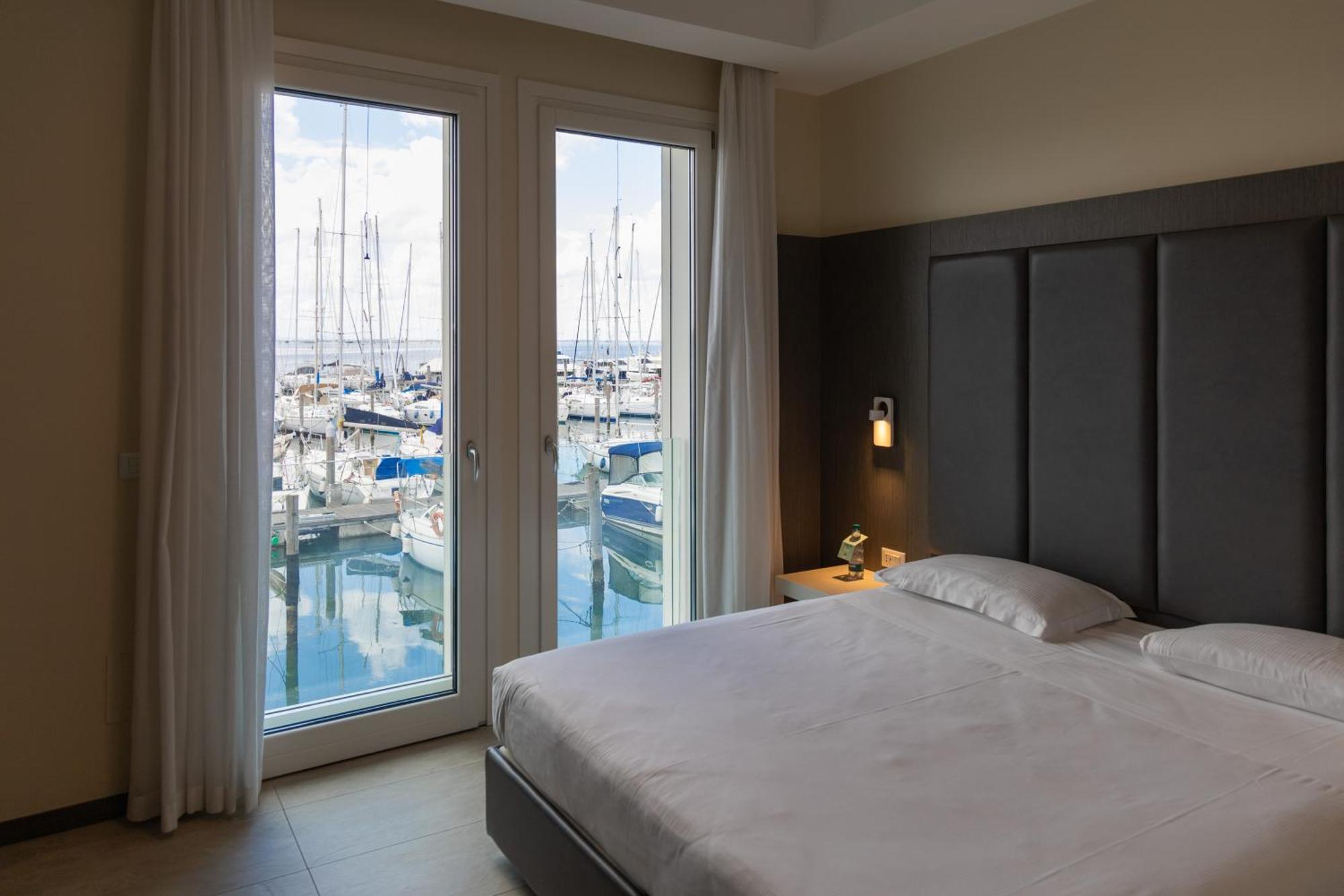 Mosella Suite Hotel Соттомарина Экстерьер фото